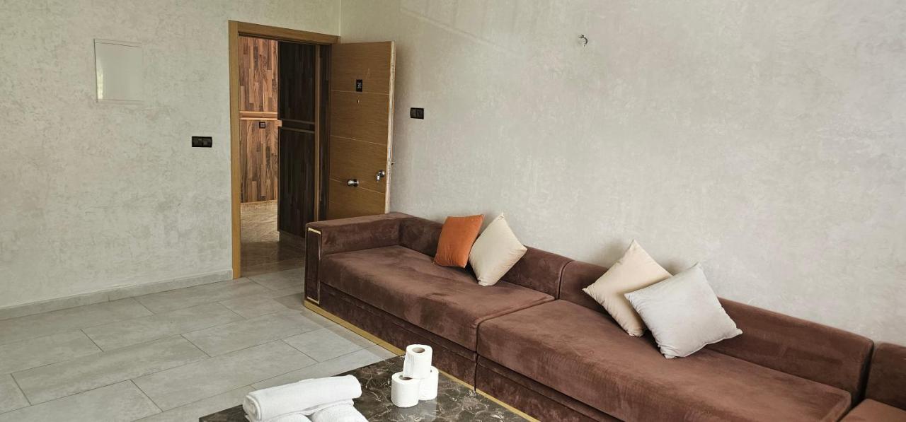 Appartements Rihana Family Only Tangeri Esterno foto